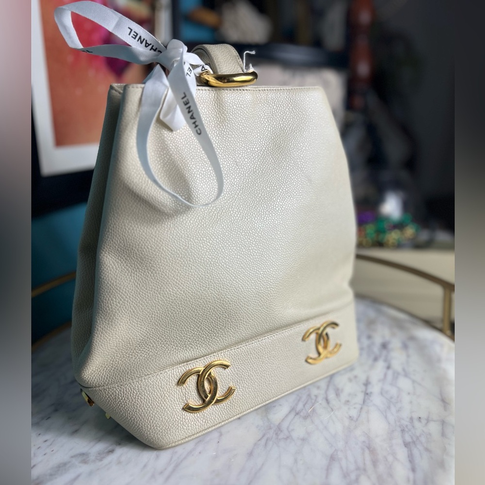 RARE White/Cream Chanel Caviar Leather Bucket Bag Triple CC Gold - Picture 5 of 16